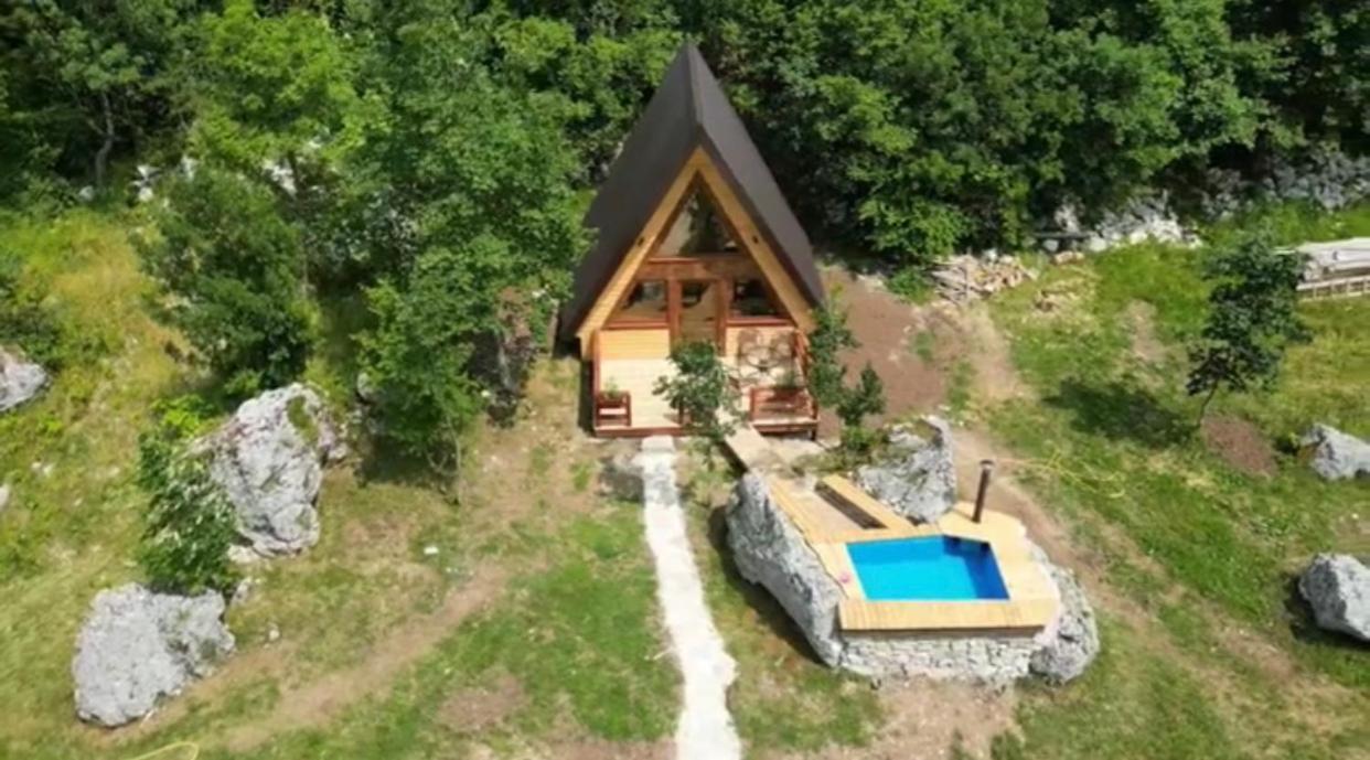 Etno Komarnica Chalet Savnik