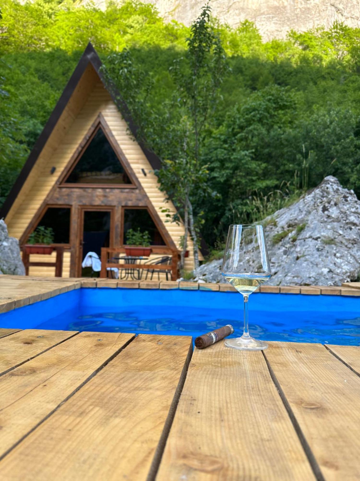 Etno Komarnica Chalet *