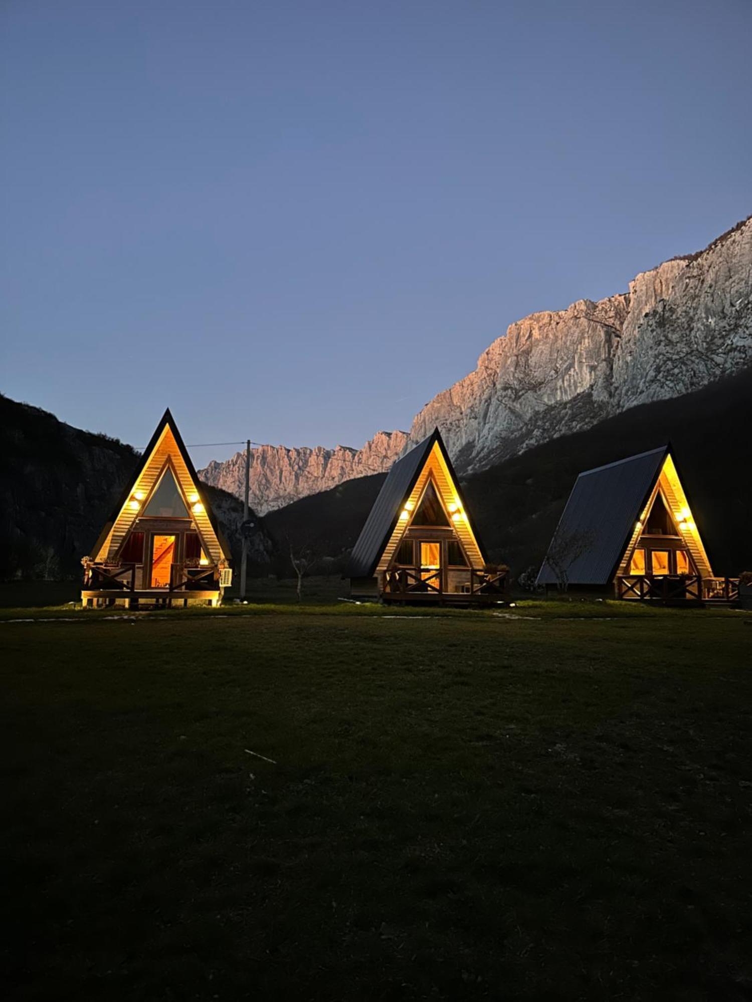 Etno Komarnica Chalet Savnik
